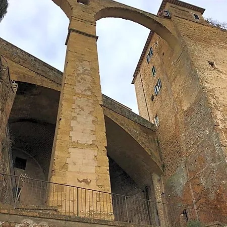 Dimor'a Pitigliano